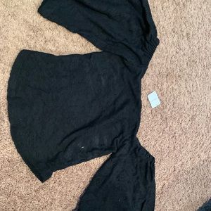 Black flowy sleeved shirt